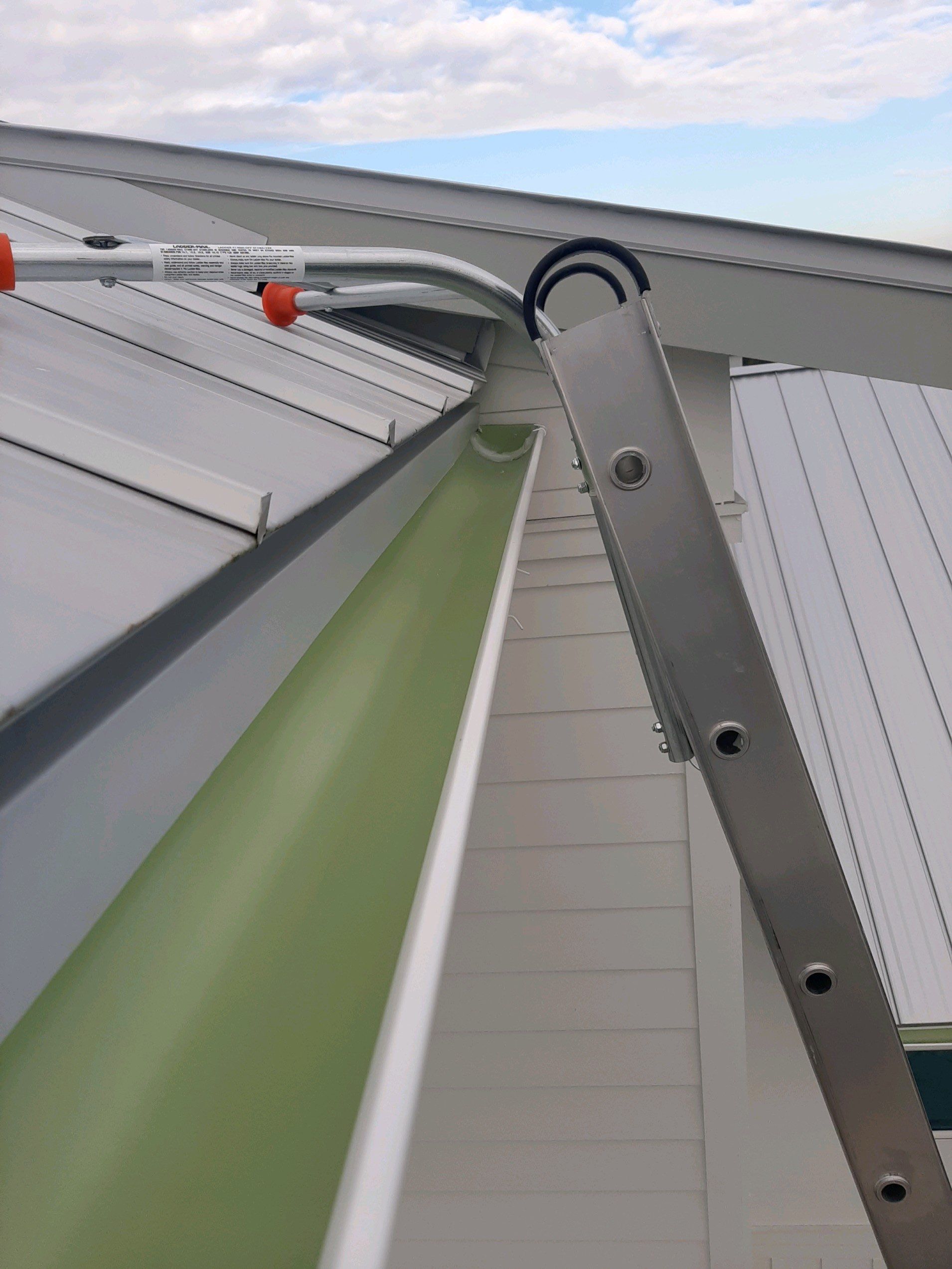 Gutter Installation Using 6 Inch Seamless Aluminum Gutters by Gutter Professors