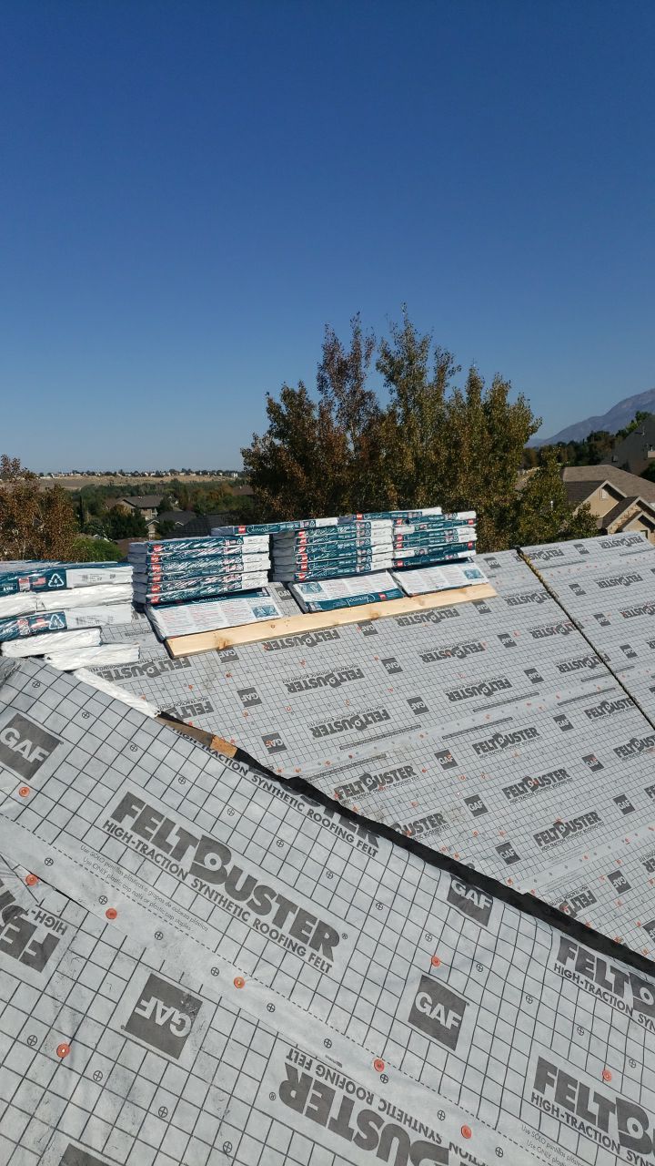 Residential Roofing Installation using GAF Glenwood Premium Shingle by The Roof Doctor