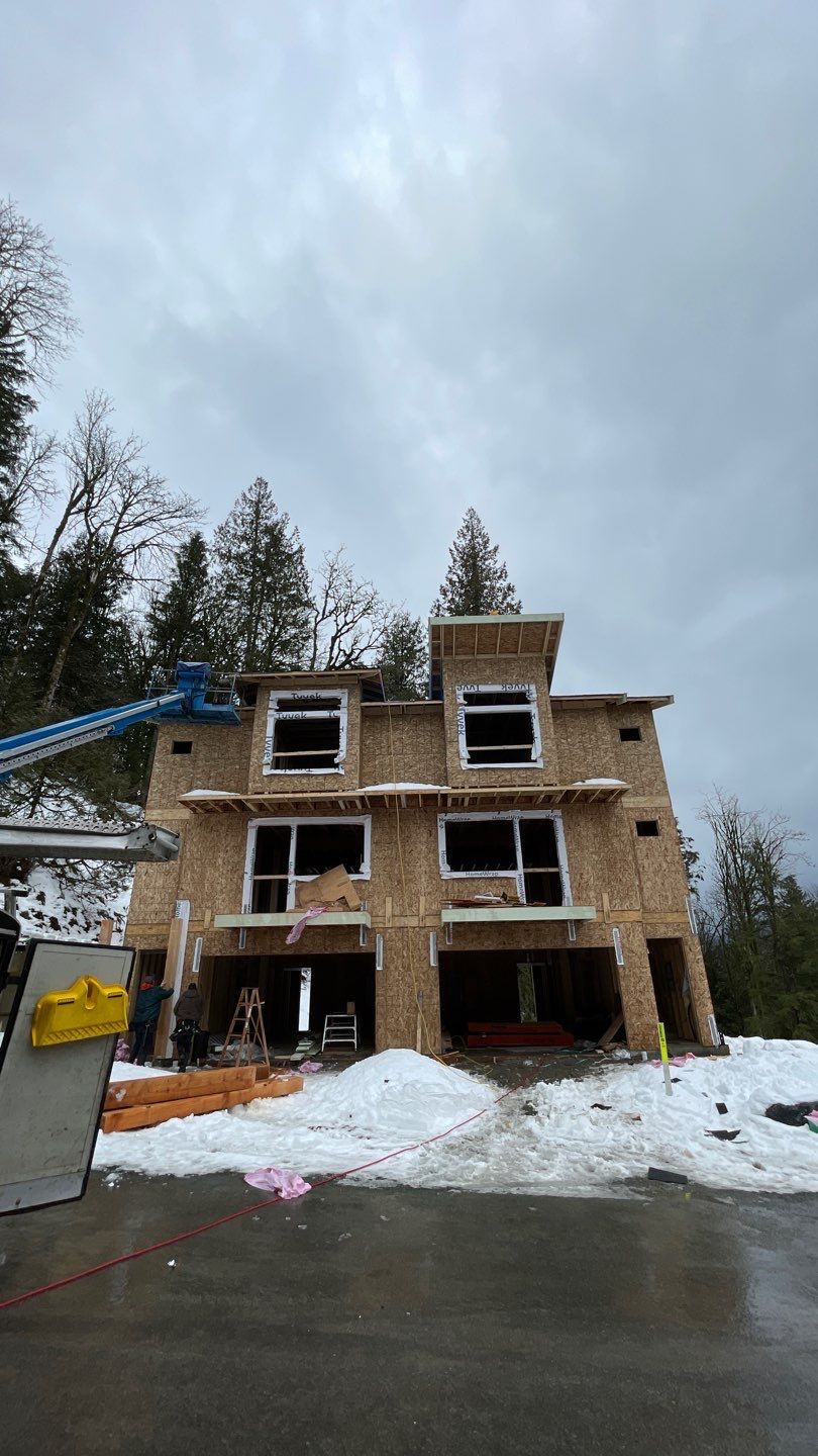 Residential Roofing Installation using OC Oakridge shingles by Top Notch Roofing Inc