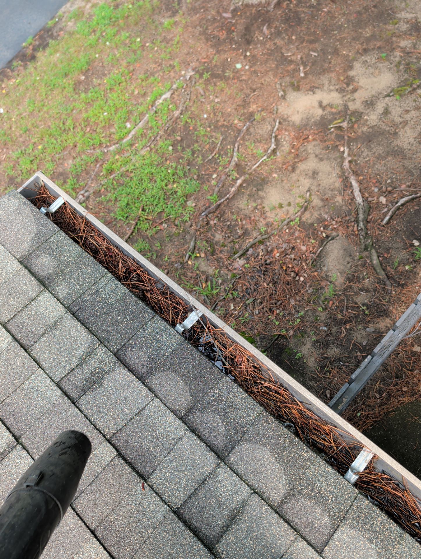 HOA gutter cleaning before