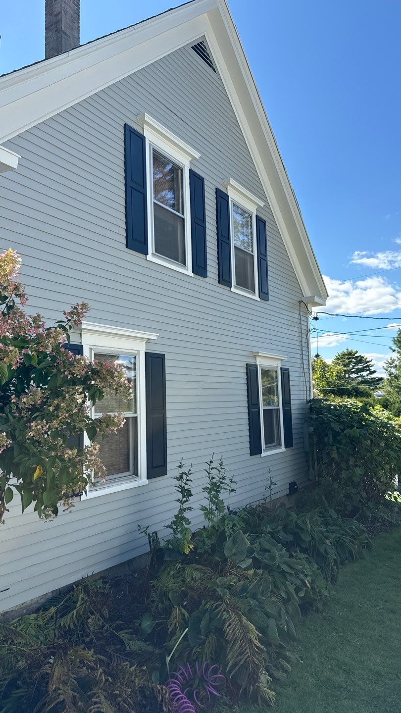 Project in Rockport by NORTH ATLANTIC PAINTING COMPANY 