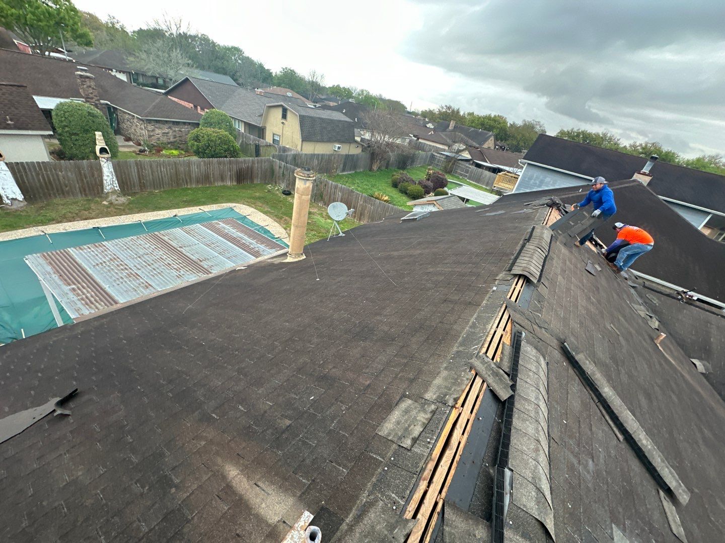 Residential Roofing Installation using Owen's Corning Duration (Lifetime) Shingles by Roof Repair Company