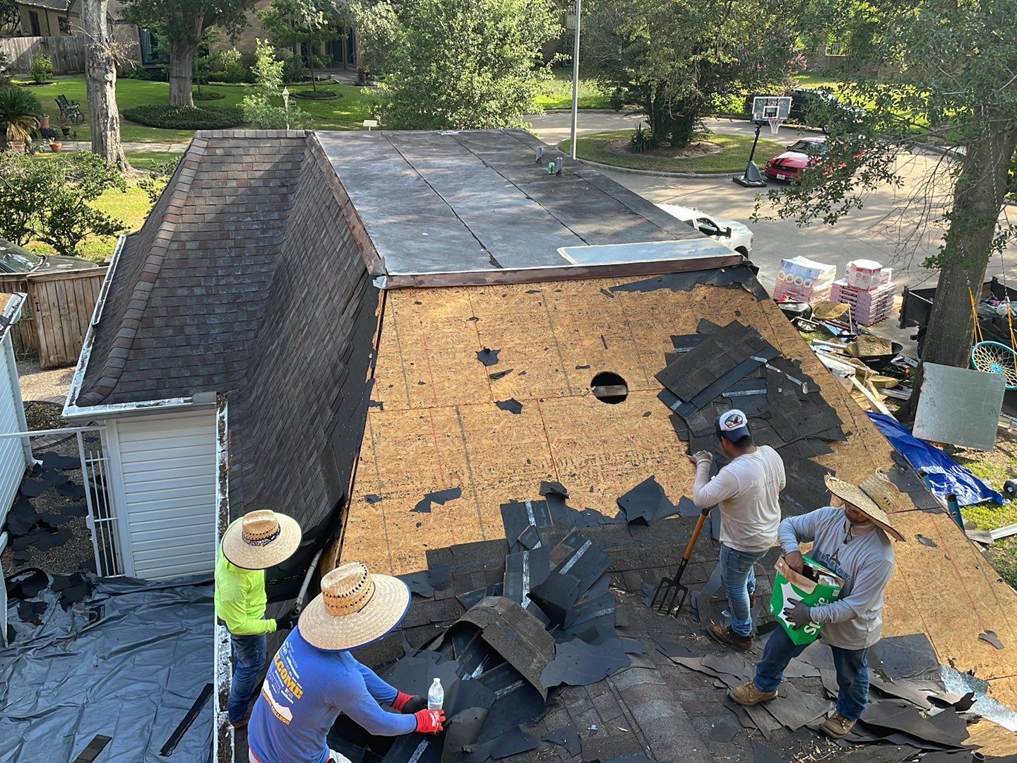 Residential Roofing Installation using Owen's Corning Duration (Lifetime) Shingles by Roof Repair Company