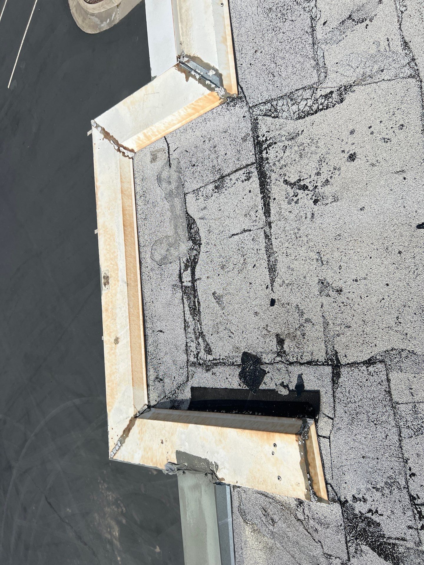 TPO single-ply roofing system using GAF Everguard 60 mil by Straight Edge Roofing Inc