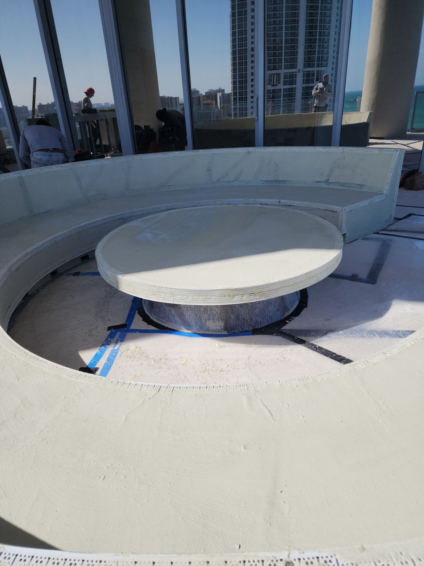 Microtopping over Furniture by Seamless Surfaces