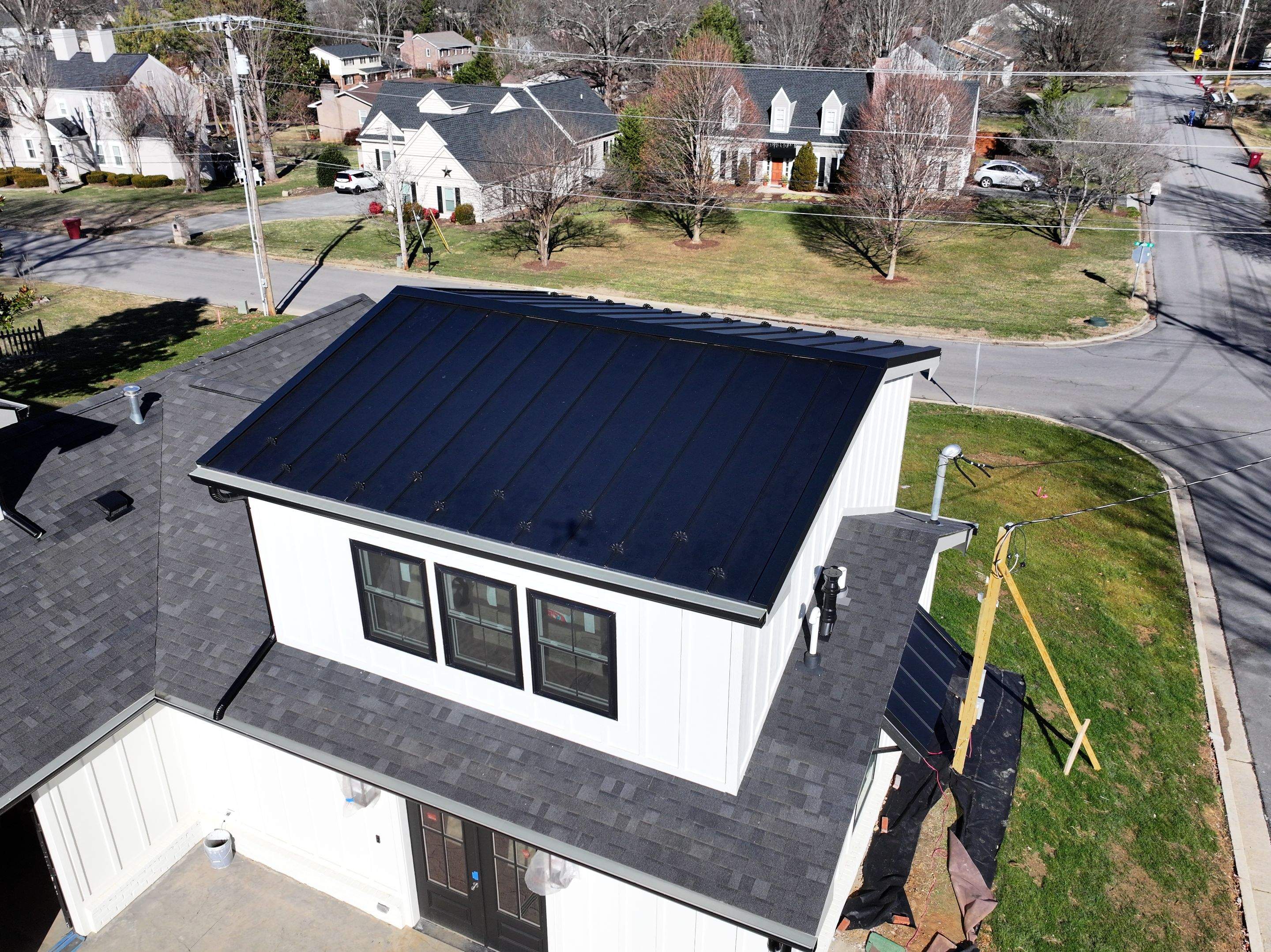 Miller Residence by Omnia Roofing