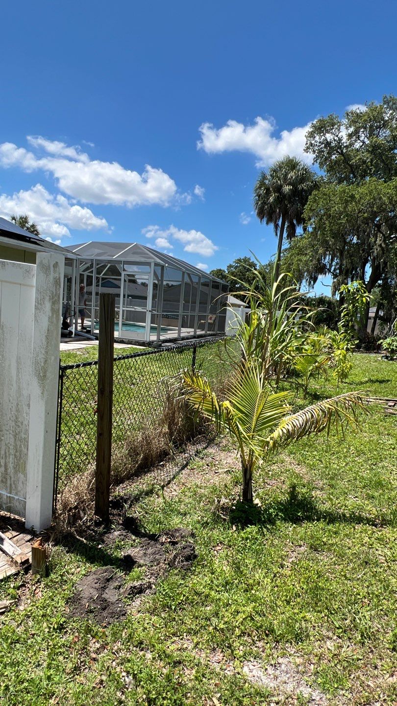 Palmetto, FL 6ft. Tall White Vinyl Privacy Fence  by Asap fence and gates, LLC