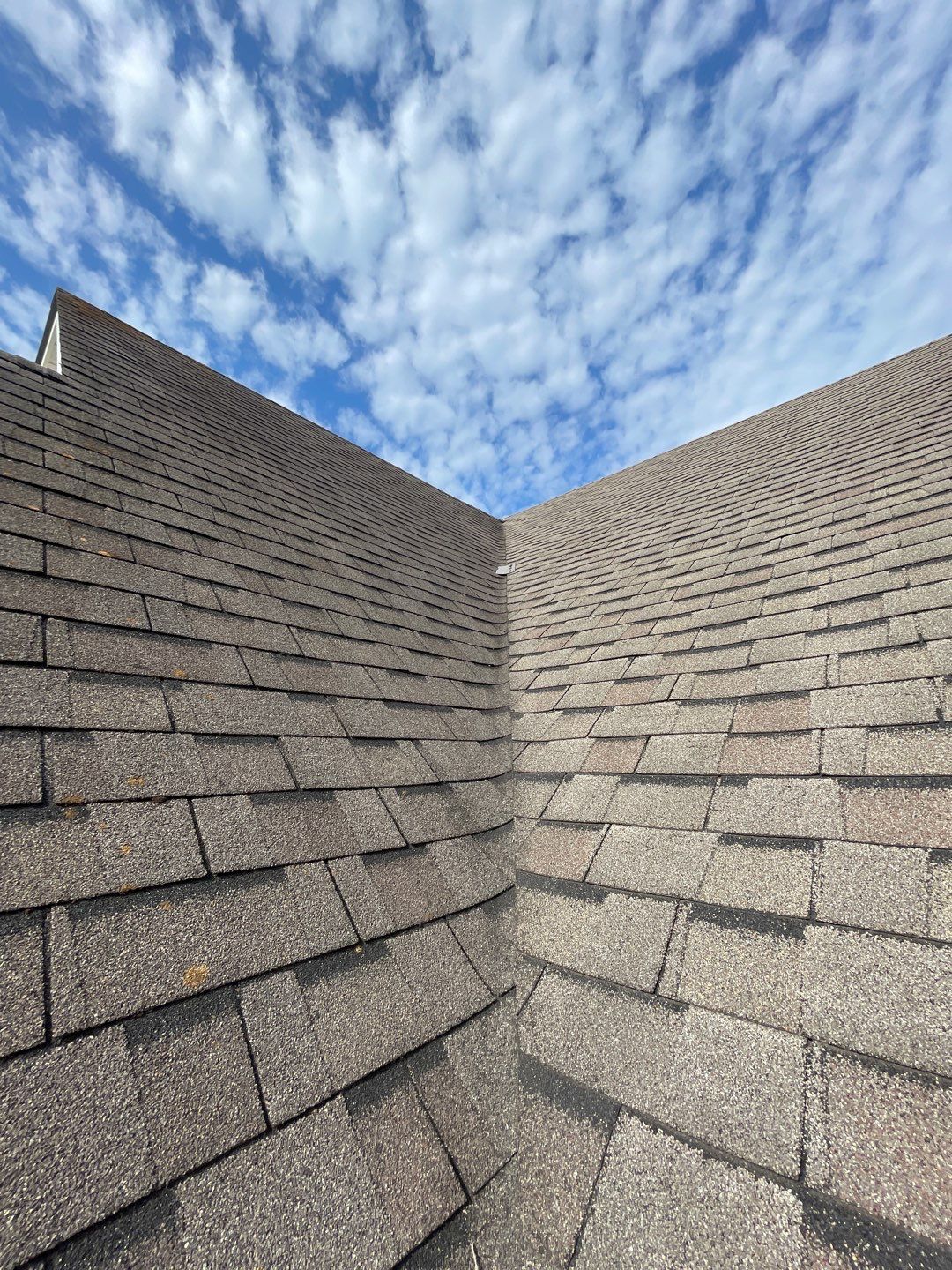 Residential Roofing Installation using Owens Corning Oakridge Roofing System by Undersun Roofing 