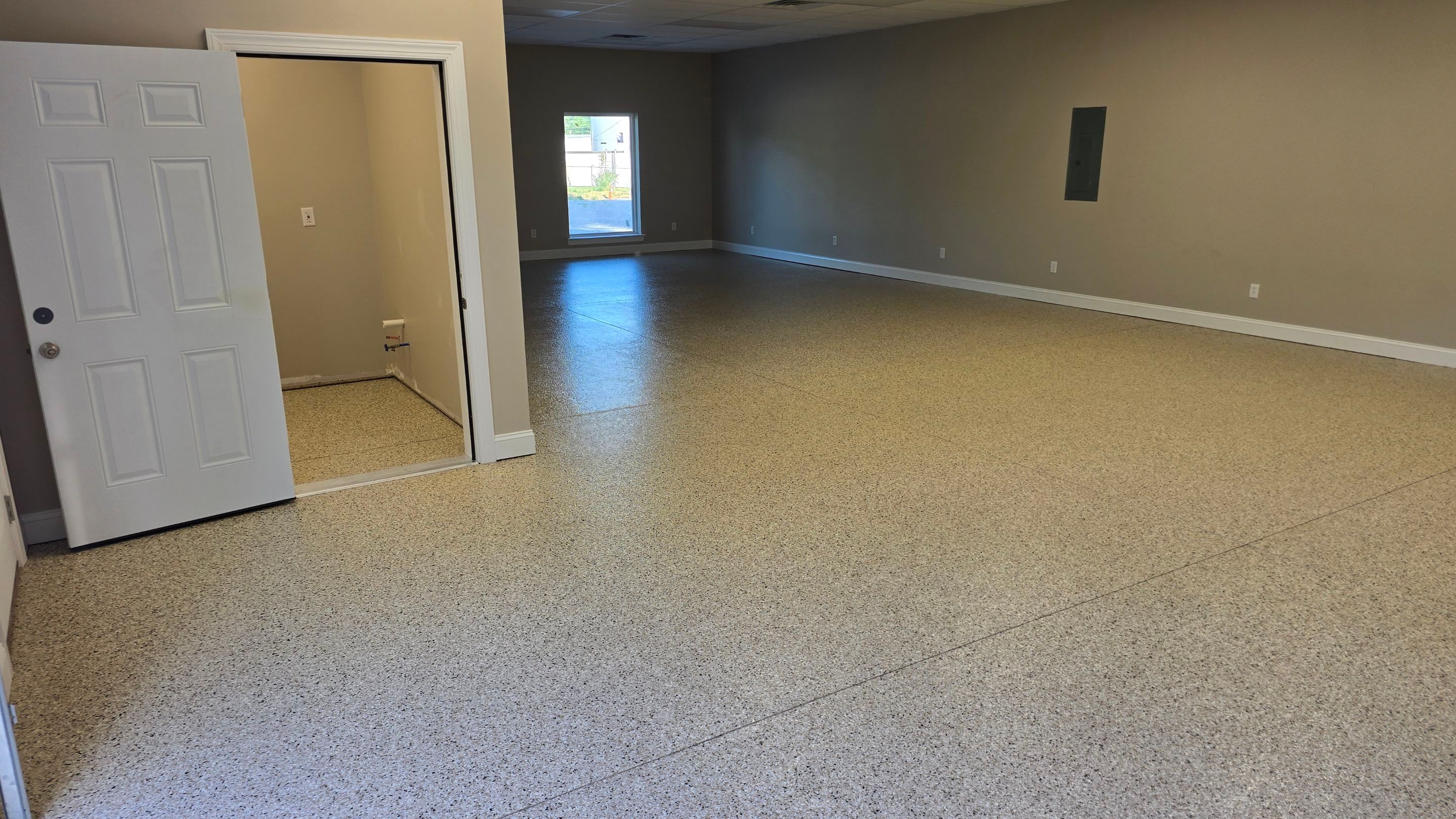 Garage Using Flake by Elite Floor Solutions