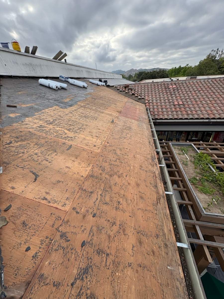 Regency Westlake Shopping Center  by Sanchez Single Ply Roofing