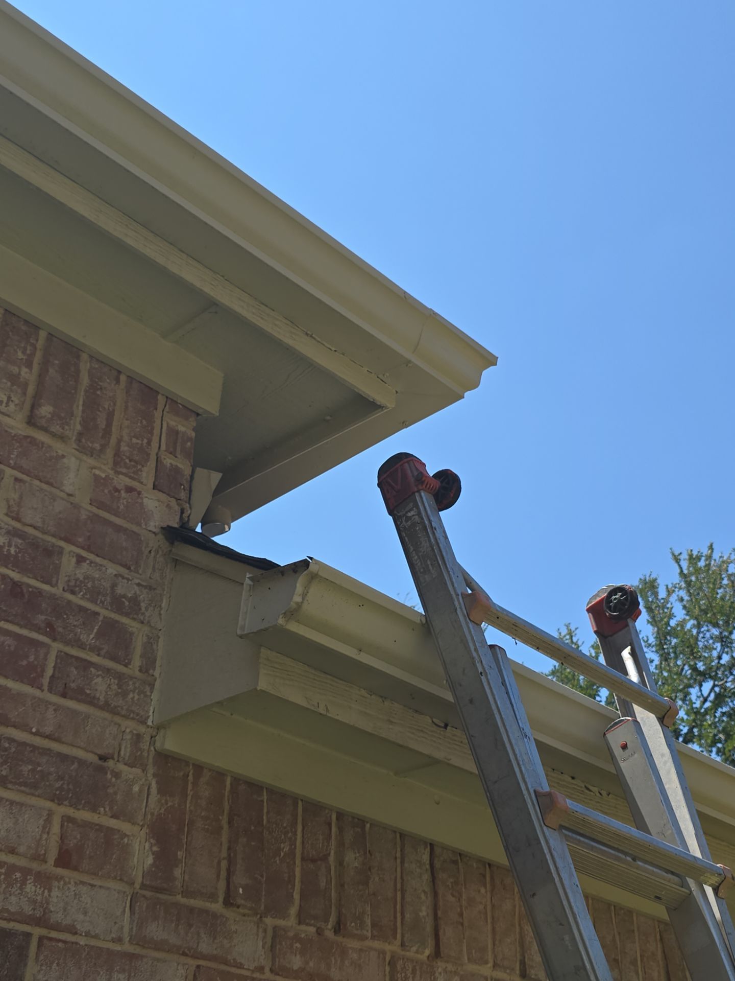 Residential Roofing Repair and Fascia Restoration in Corinth by First Out Roofing