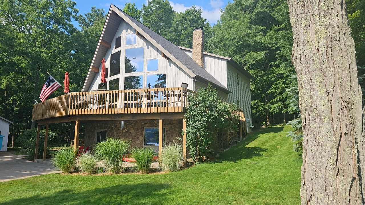 Owens Corning Color: Williamsburg Gray by Eagle Eye Roofing