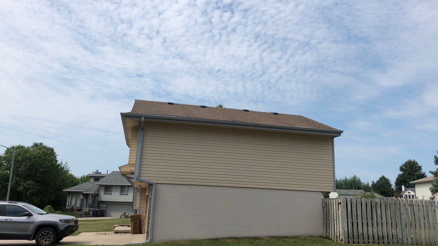 Hail Damage Re-roof in Omaha, NE by White Castle Roofing