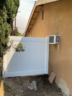 Fence Installation using Vinyl
