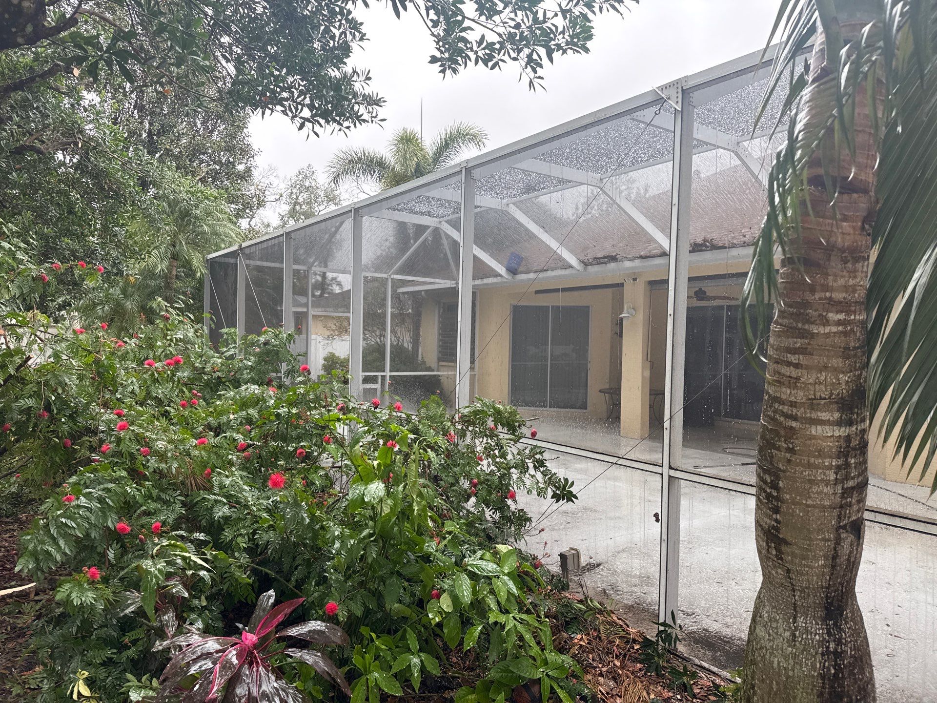 Lanai & Screen Enclosure Cleaning, Paver and Fence Cleaning by Sunshine AquaWash