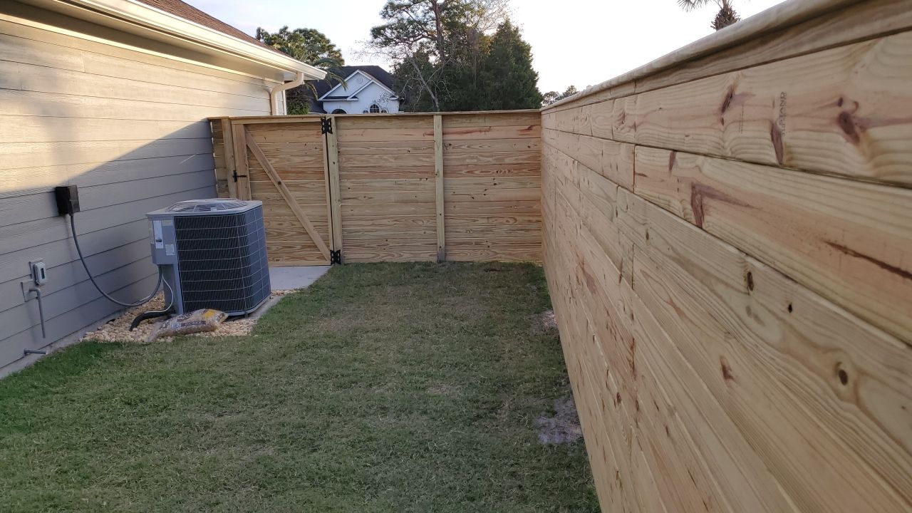 You can never go wrong with Horizontal by Hip Square Fence Inc.