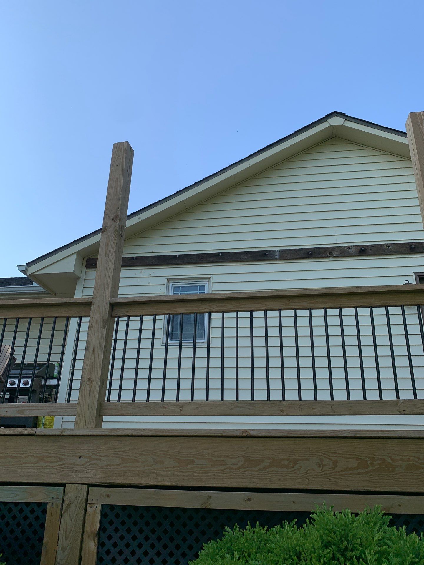 New Craneboard Siding on this Platte City, Mo home  by EEC  Windows, Siding & Roofing 