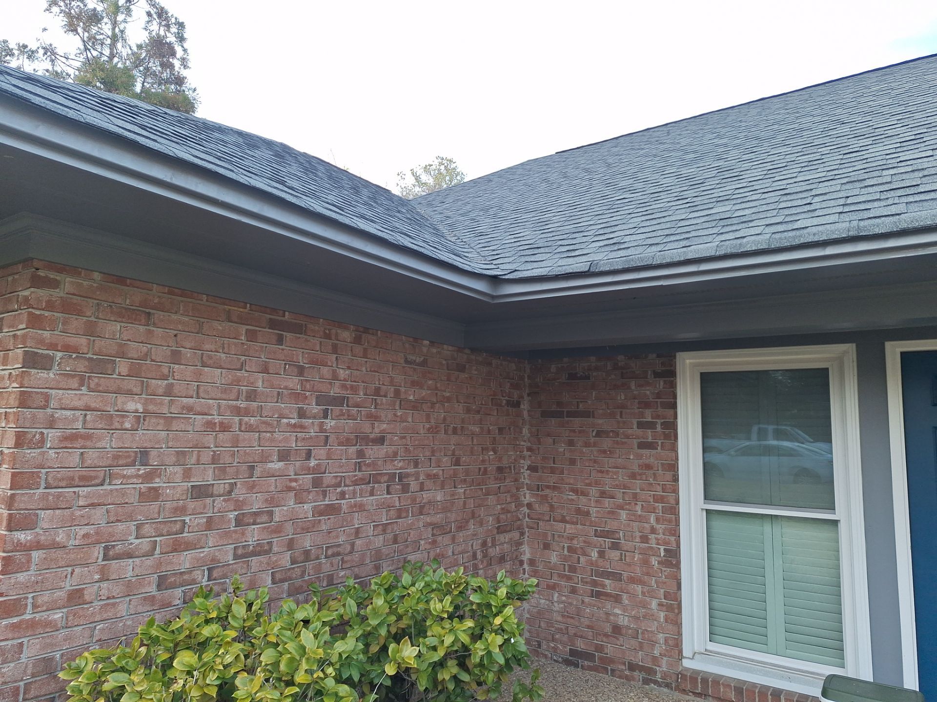 Residential Door Repair by iGreen Solutions