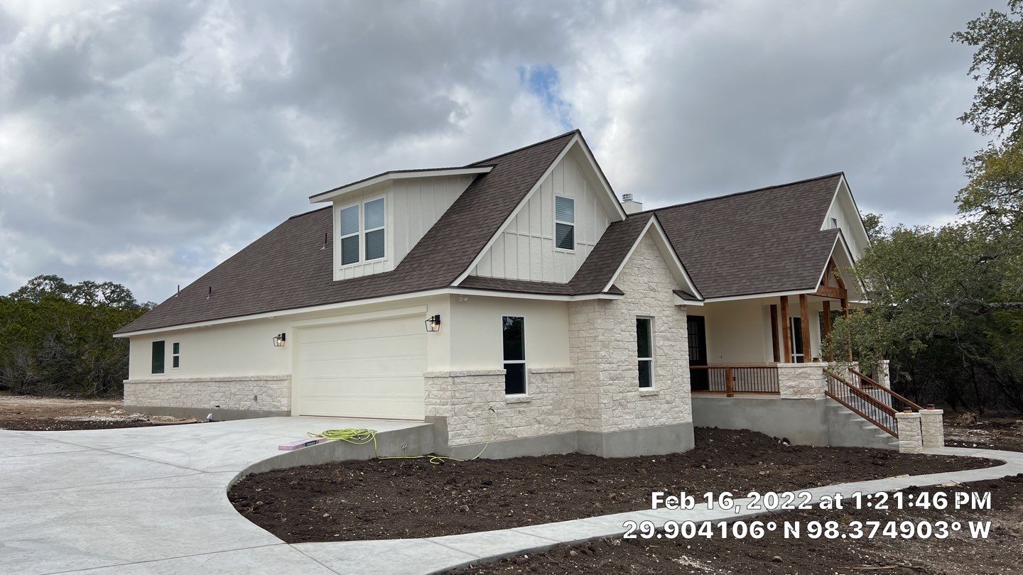 New Home Construction using Owens Corning 30 year Architectural Shingles by Premier Roofing and Contracting