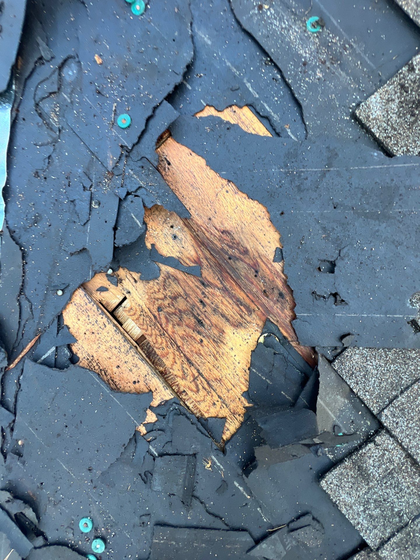 Residential Roofing Installation using Owen's Corning Duration (Lifetime) Shingles by Roof Repair Company