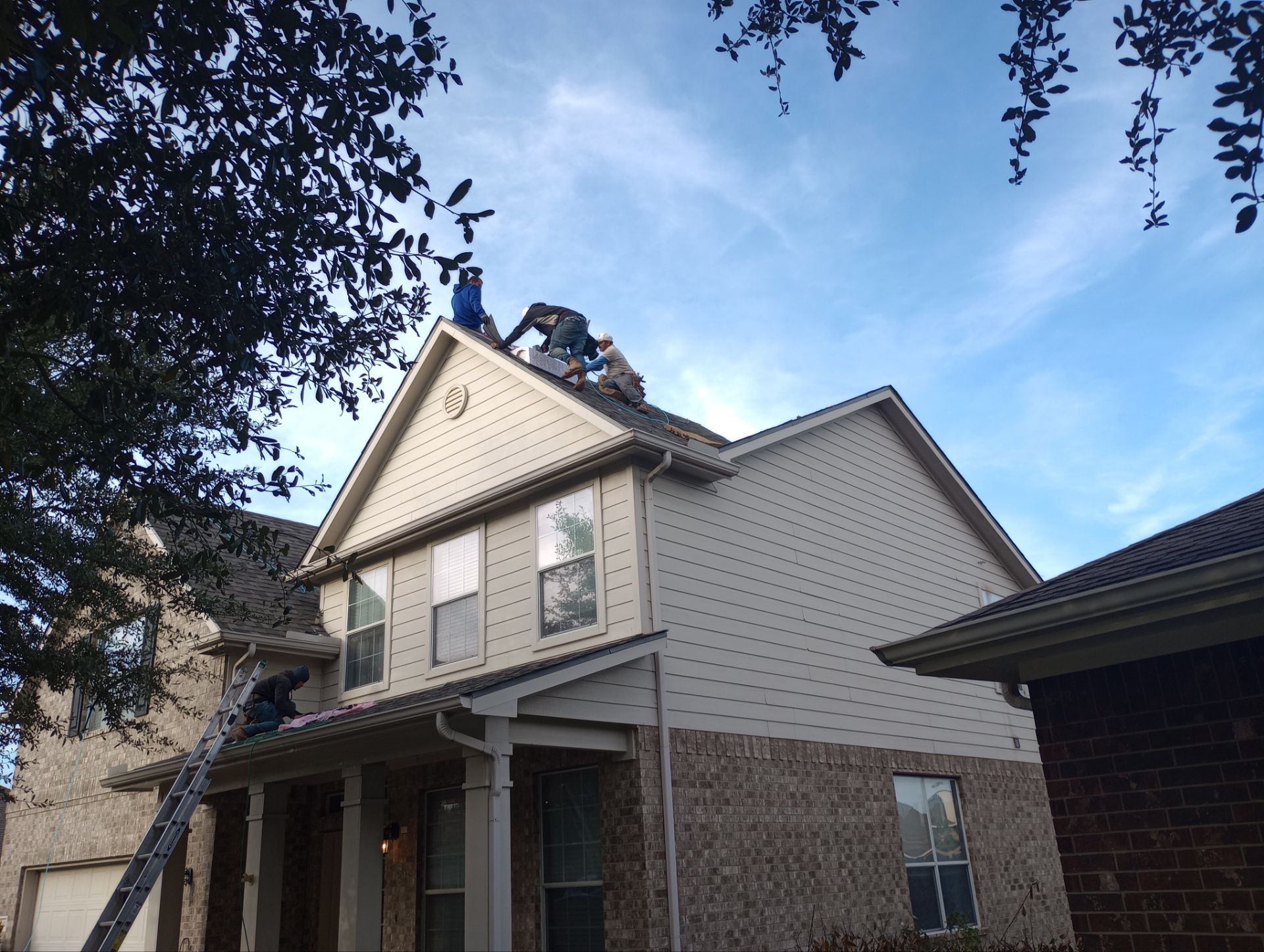 Residential Roofing Installation using Owen's Corning Duration (Lifetime) Shingles by Roof Repair Company