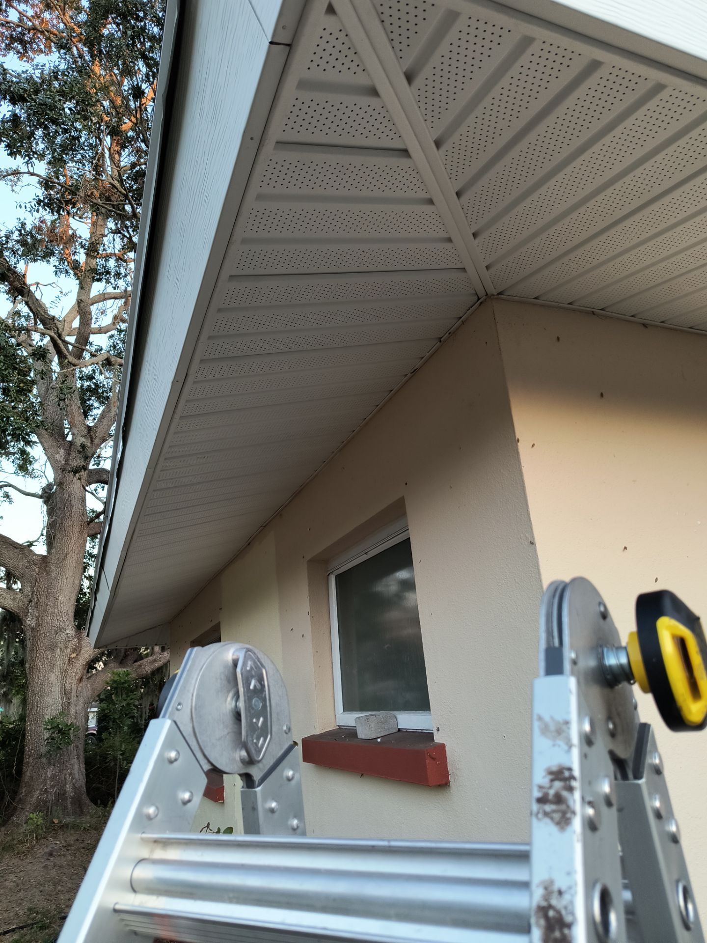 White Soffit and Fascia Upgrade in Sarasota FL by Gutter Professors