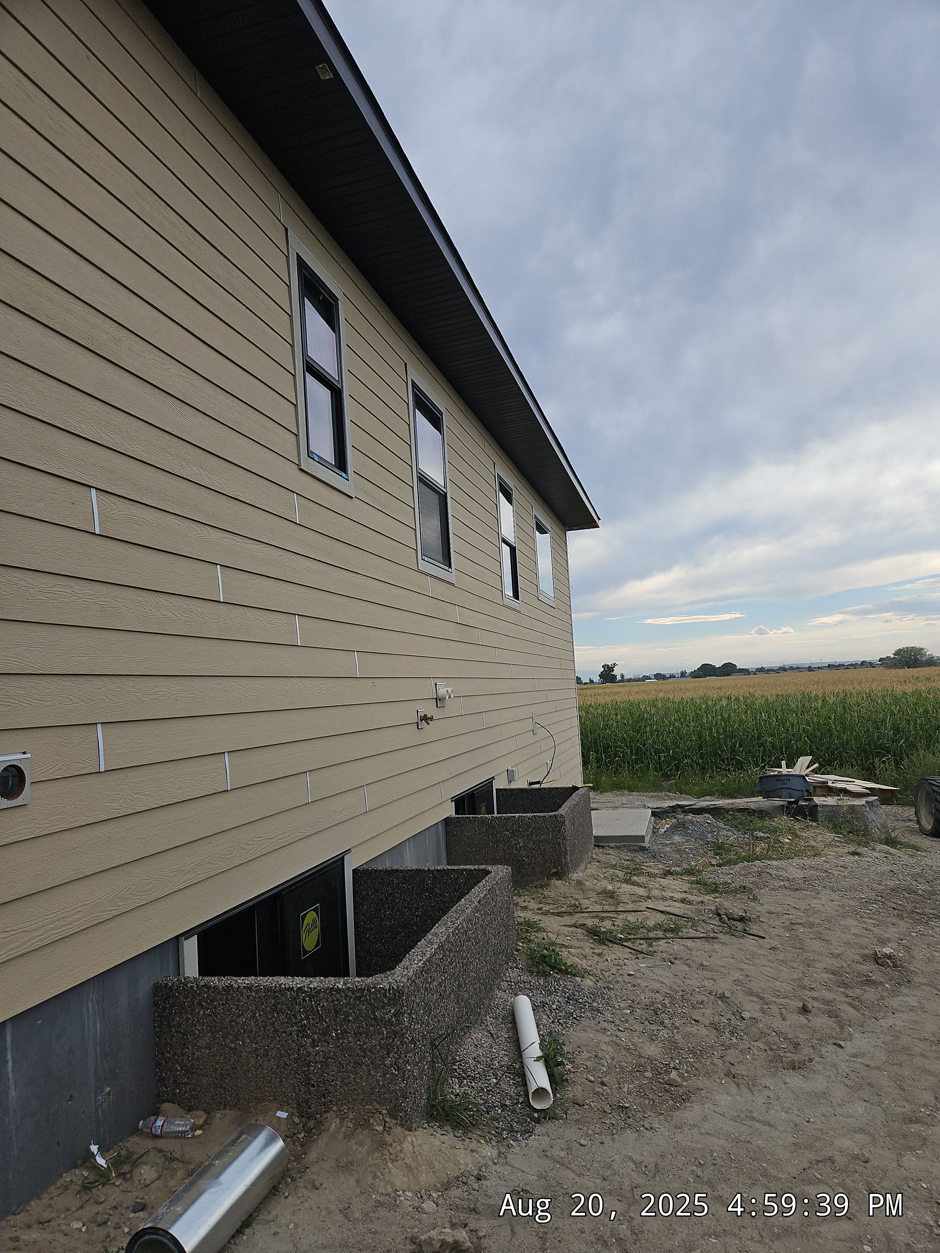 New Construction LP Smartside by Plankwalker Siding & Roofing