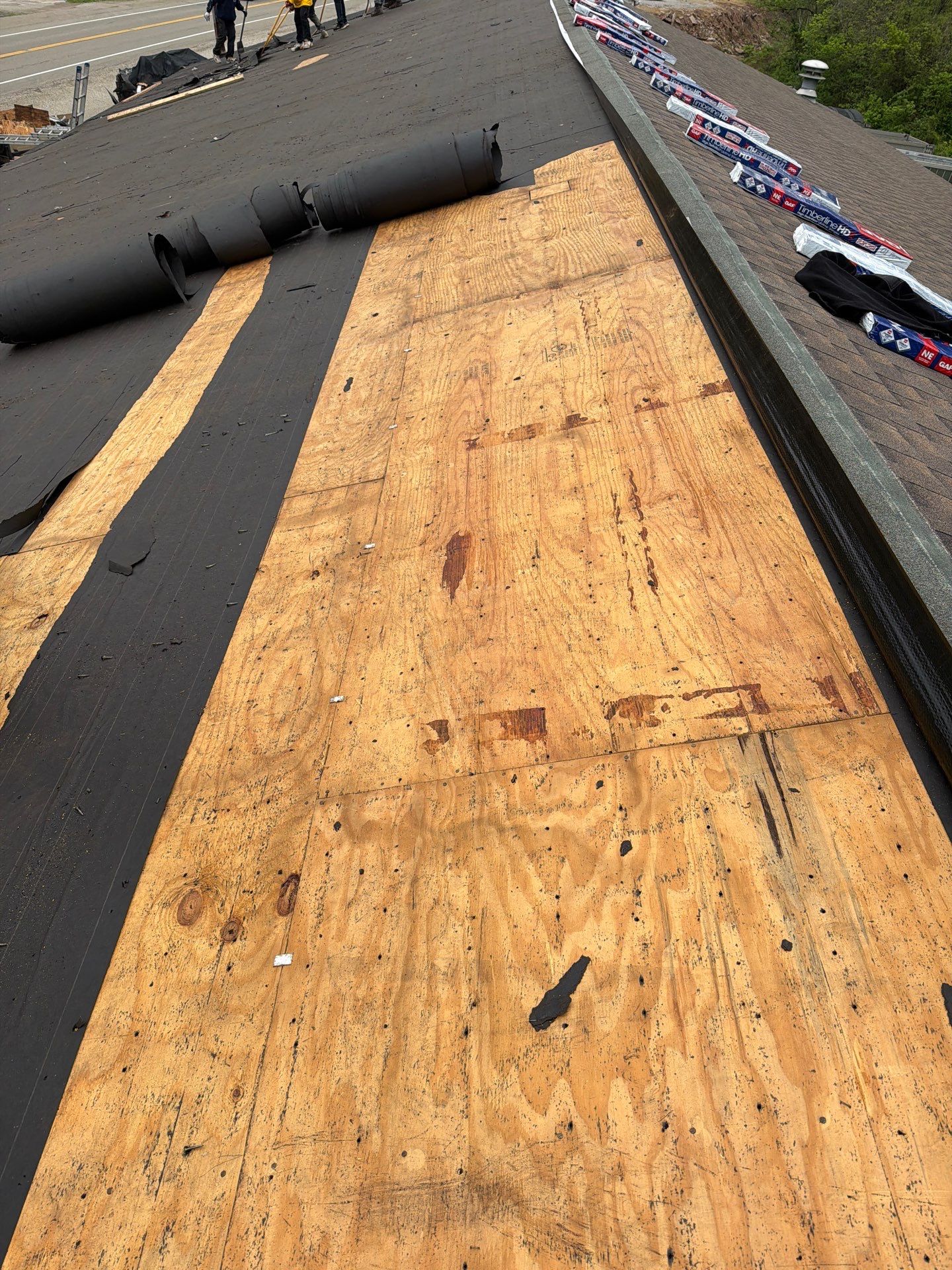 Commercial Roofing Installation using GAF Timberline HDZ Barkwood by Rainstoppers Roofing