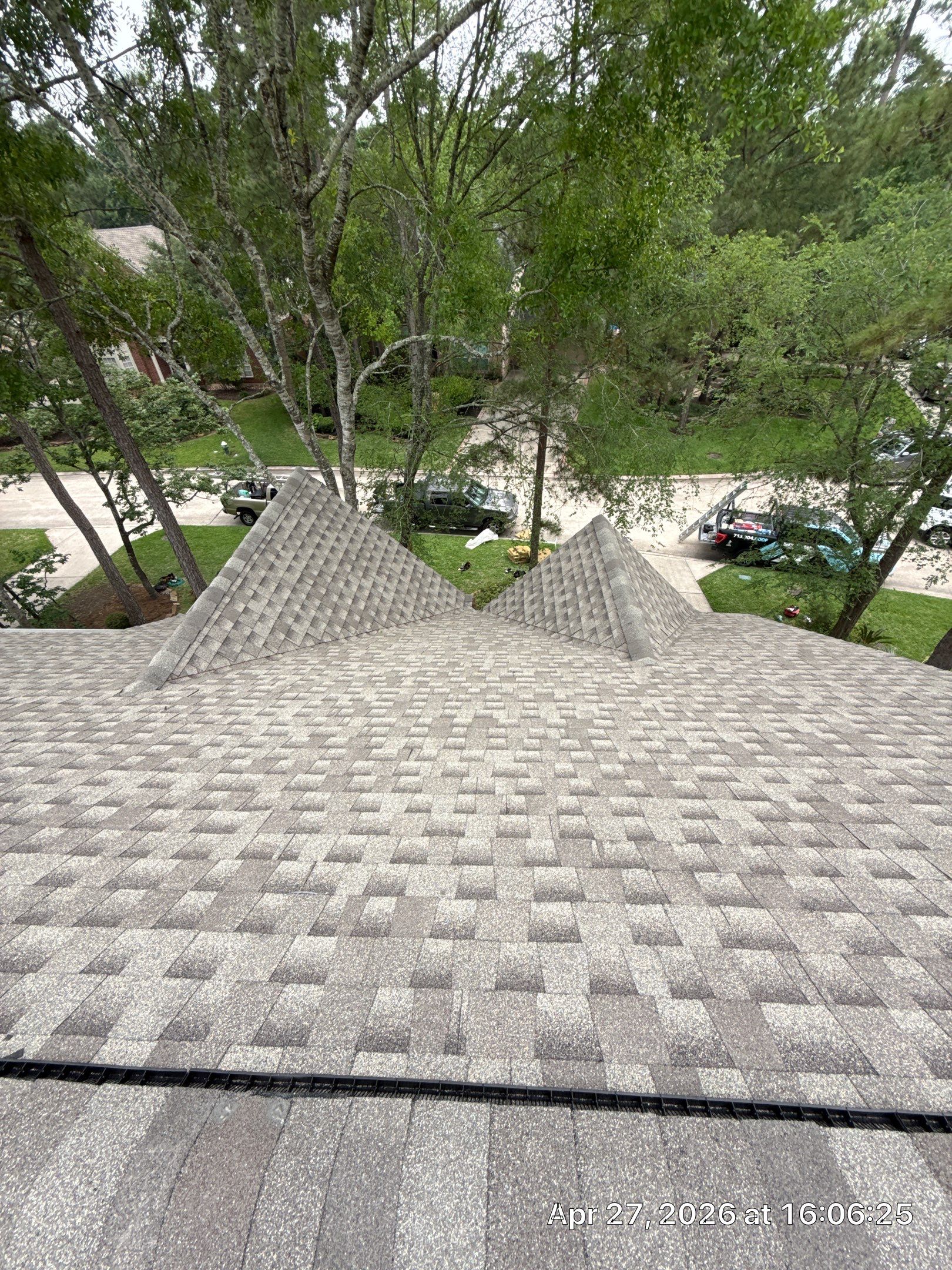 GAF HDZ - Weathered Wood by Elite Roofing LLC