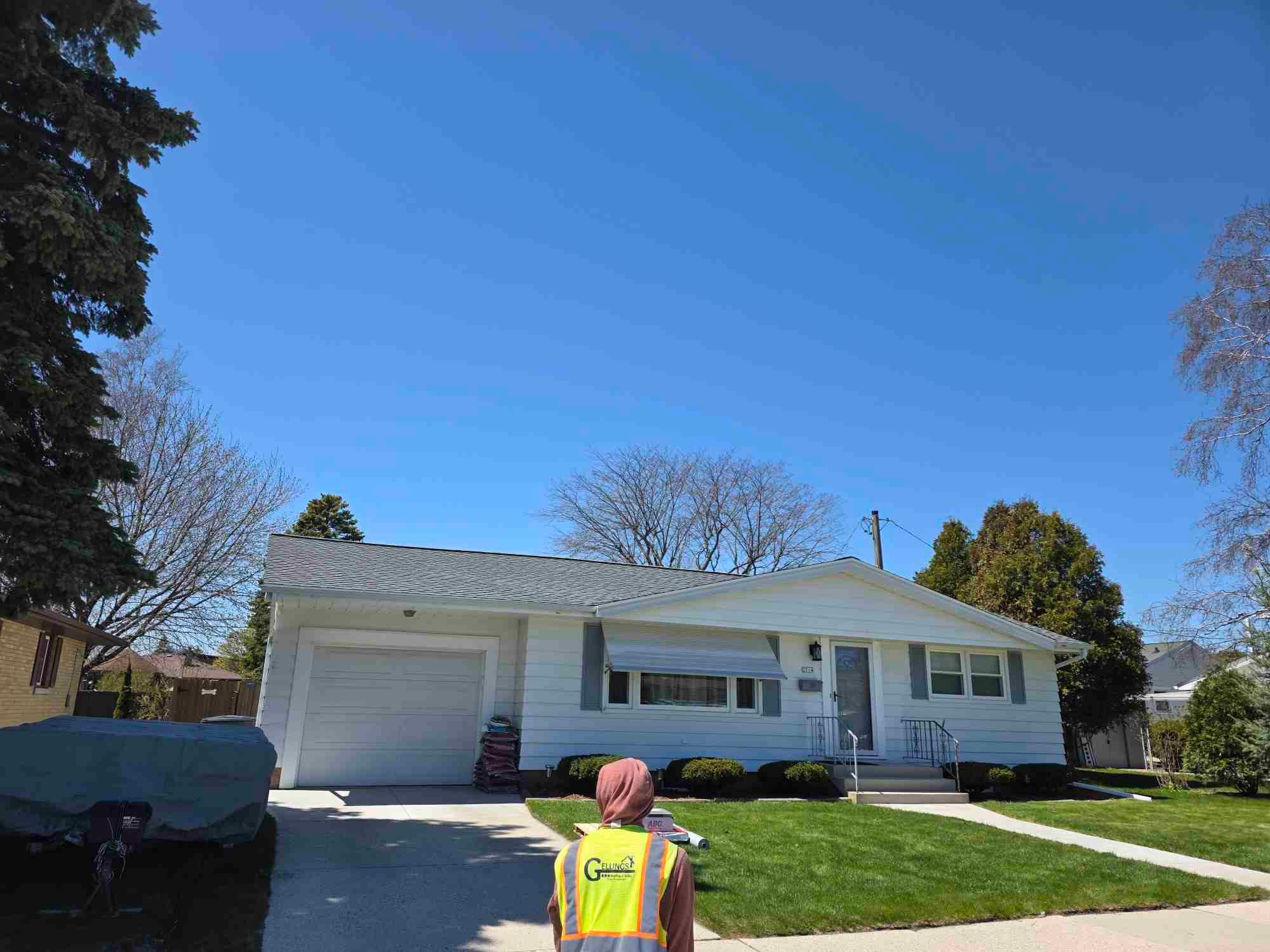 UHDZ BEAUTIFUL ROOF  by Gellings Roofing & Siding