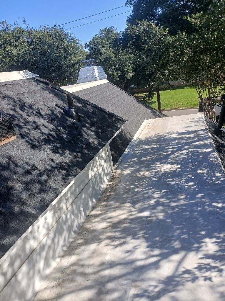 Charcoal - GAF Timberline HDZ by RoofsOnly.com
