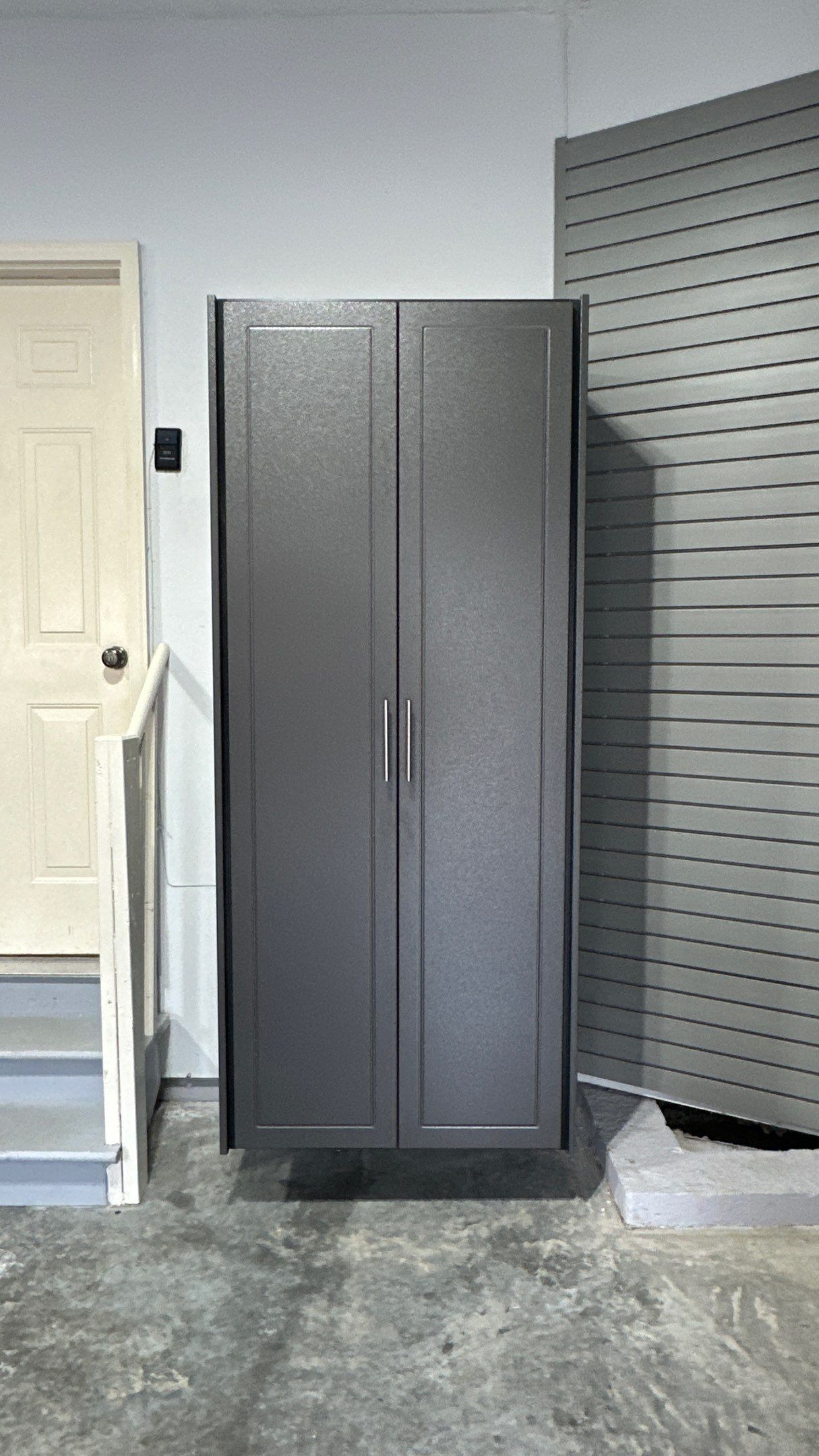 Jeff B got a beautiful combination of Cabinets and Slatwall by Banner Garage