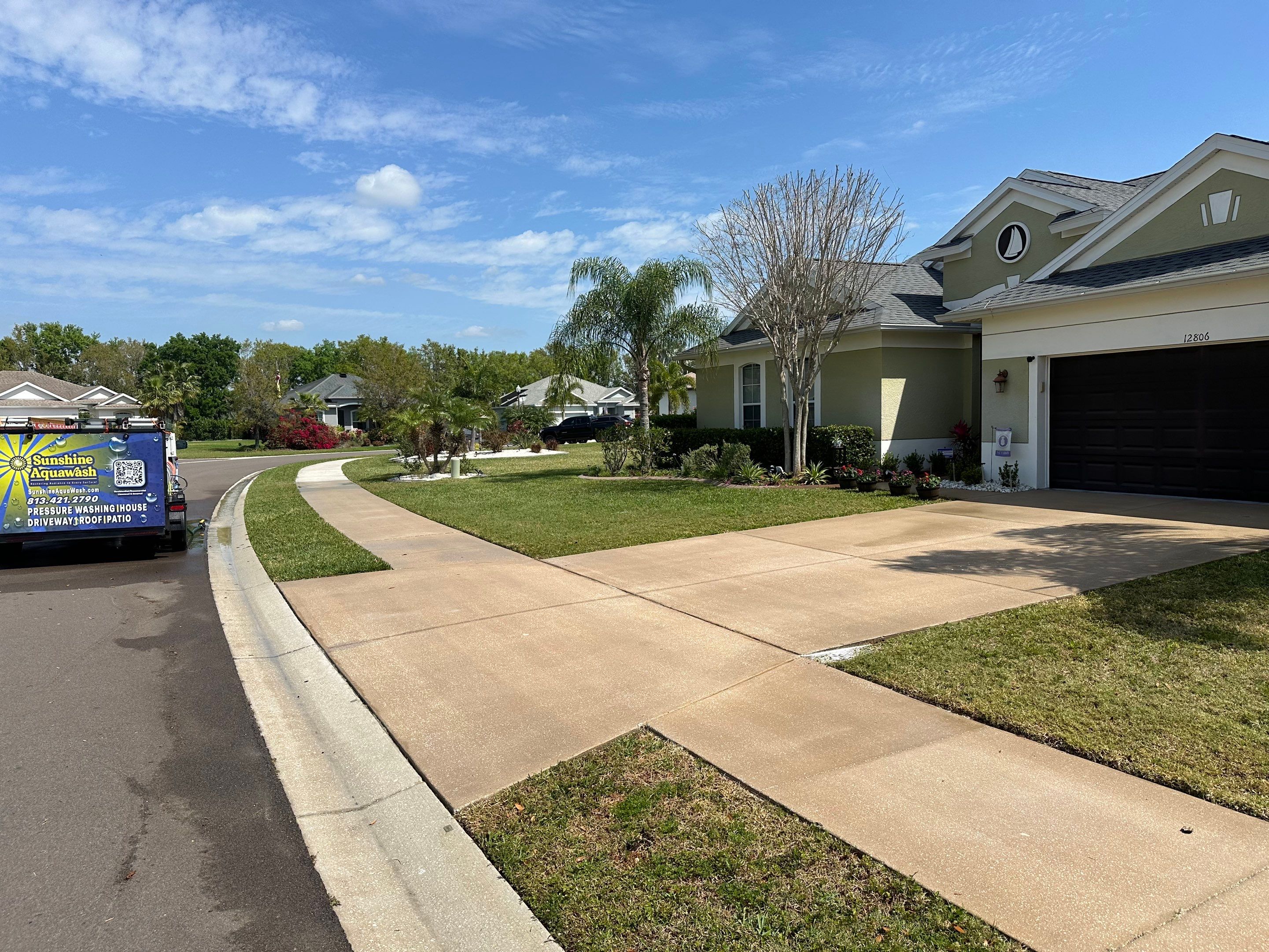 Driveway Cleaning in River Plantation Community, Parrish, FL by Sunshine AquaWash