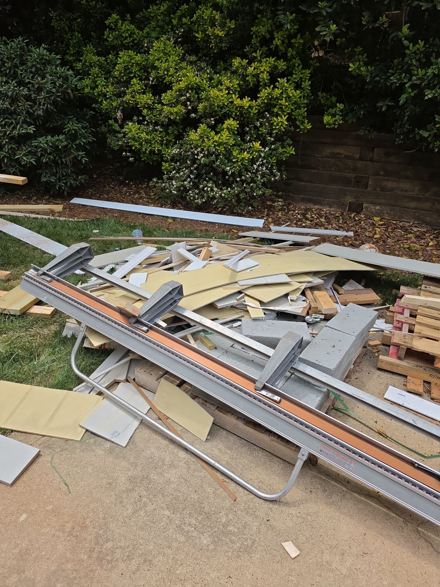 KB Home Improvement by Badger Hauling