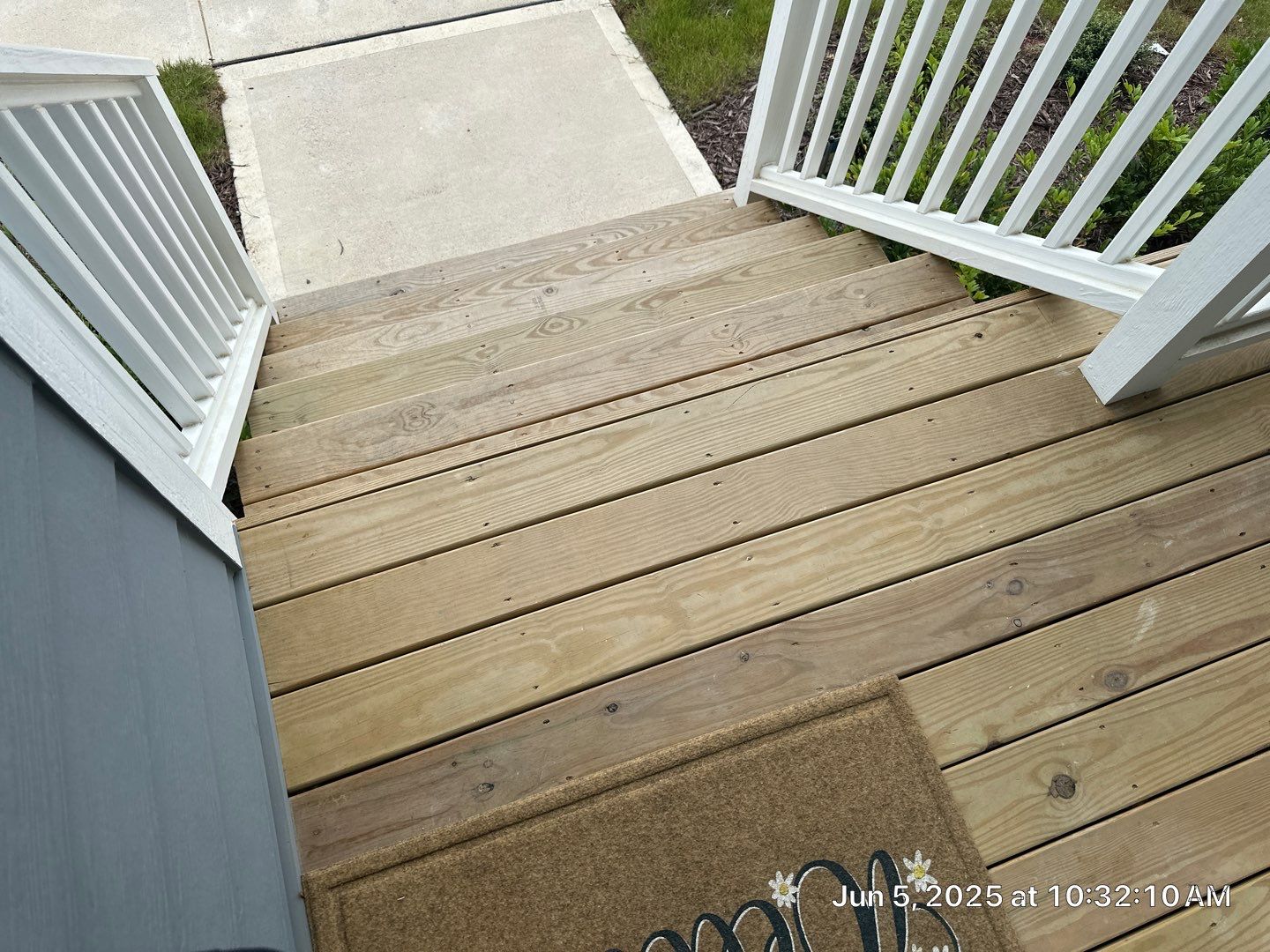 Wood Deck using Wood Sealant by DuraSeal