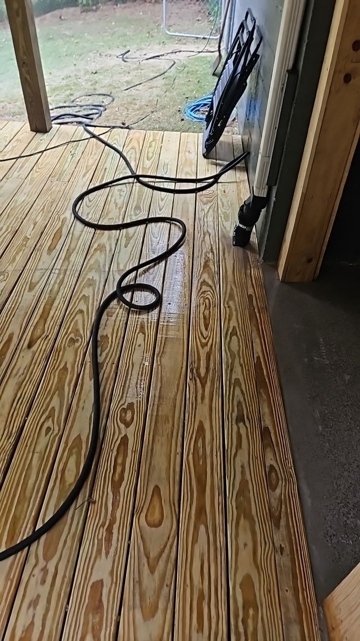 Windsor Blvd - Deck Installation by Pillar and Pine