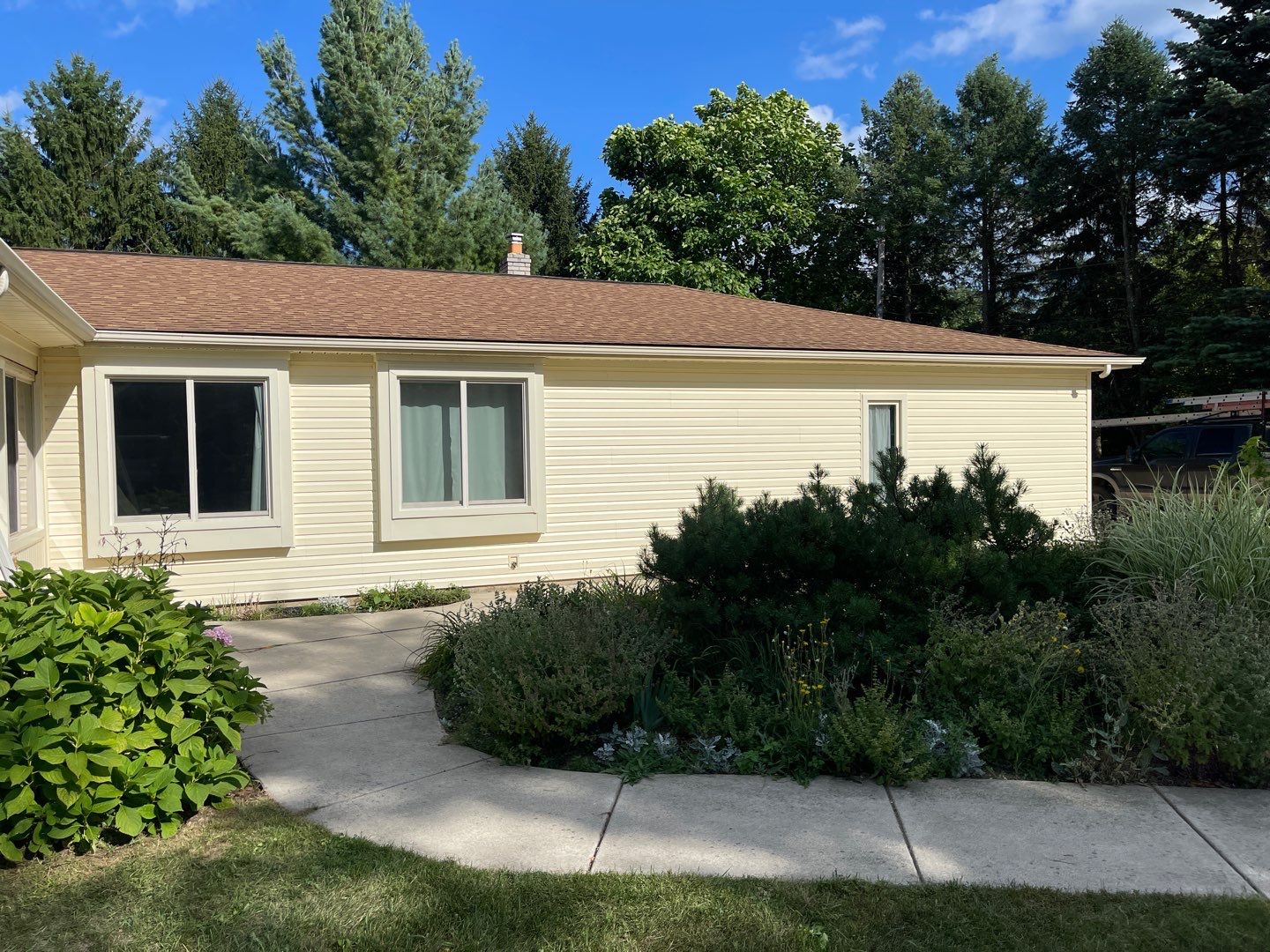 Siding Replacement using CertainTeed Restoration Classic D5 by 180 Contractors