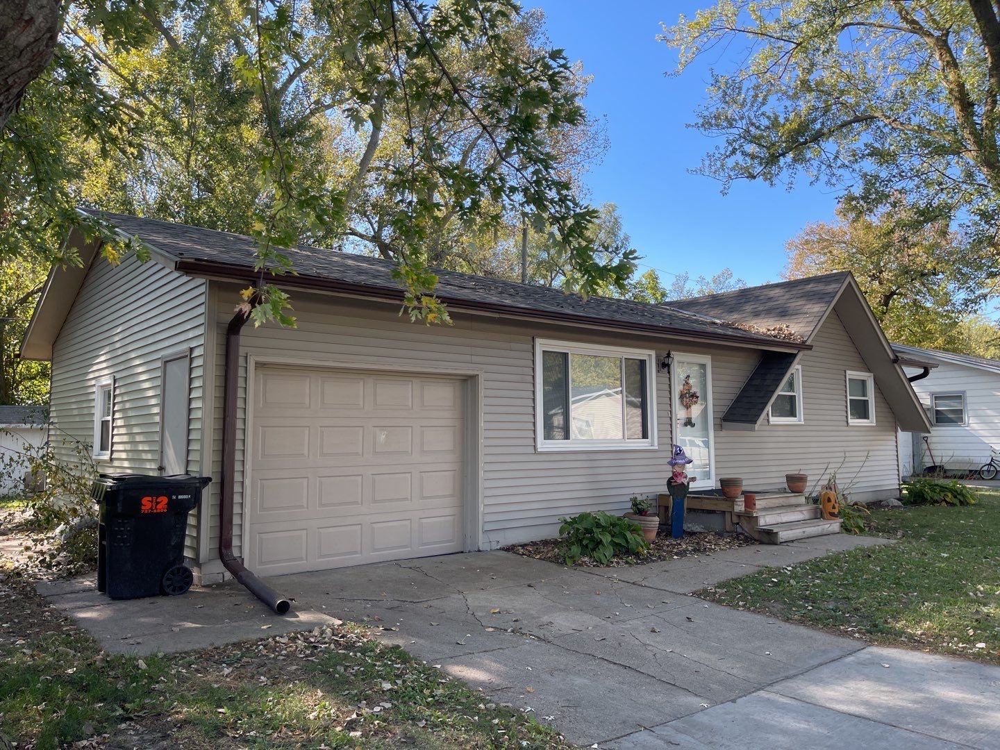 Siding Installation using Vinyl Siding by Lightning Exteriors