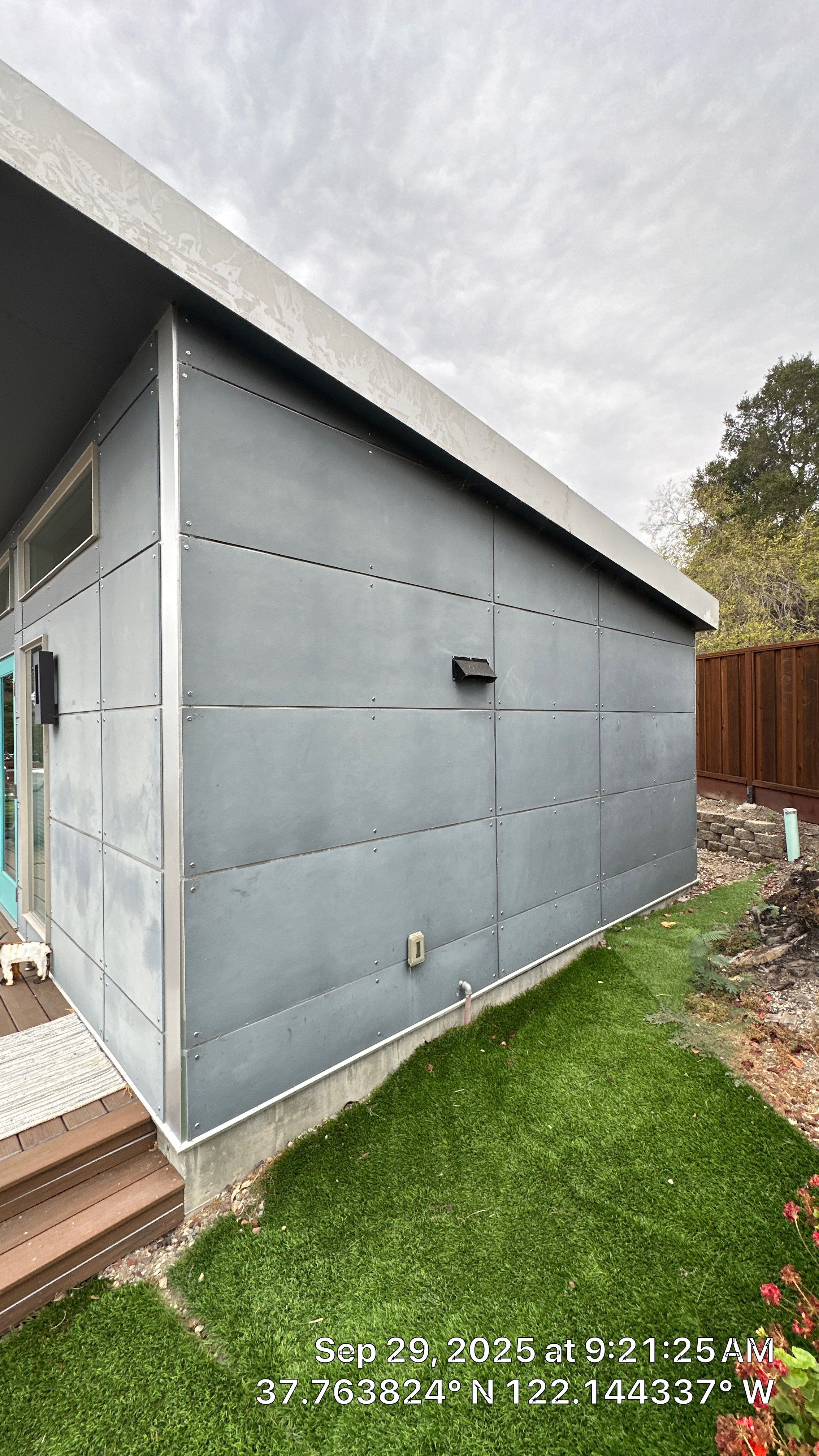modern painting Exterior modern painting by Herrera’s Bay Area Painting inc.