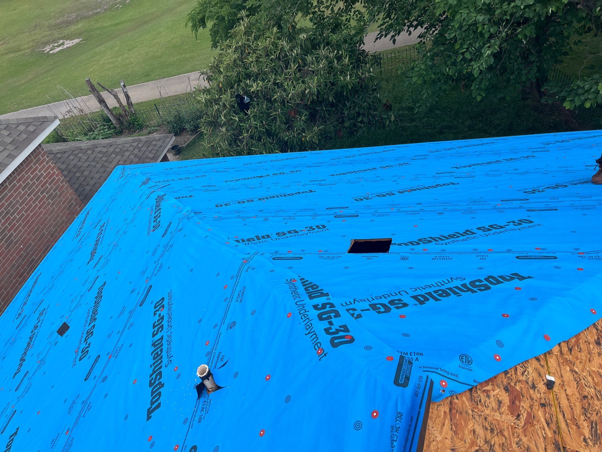 Residential Roofing Installation using Owen's Corning Duration (Lifetime) Shingles by Roof Repair Company