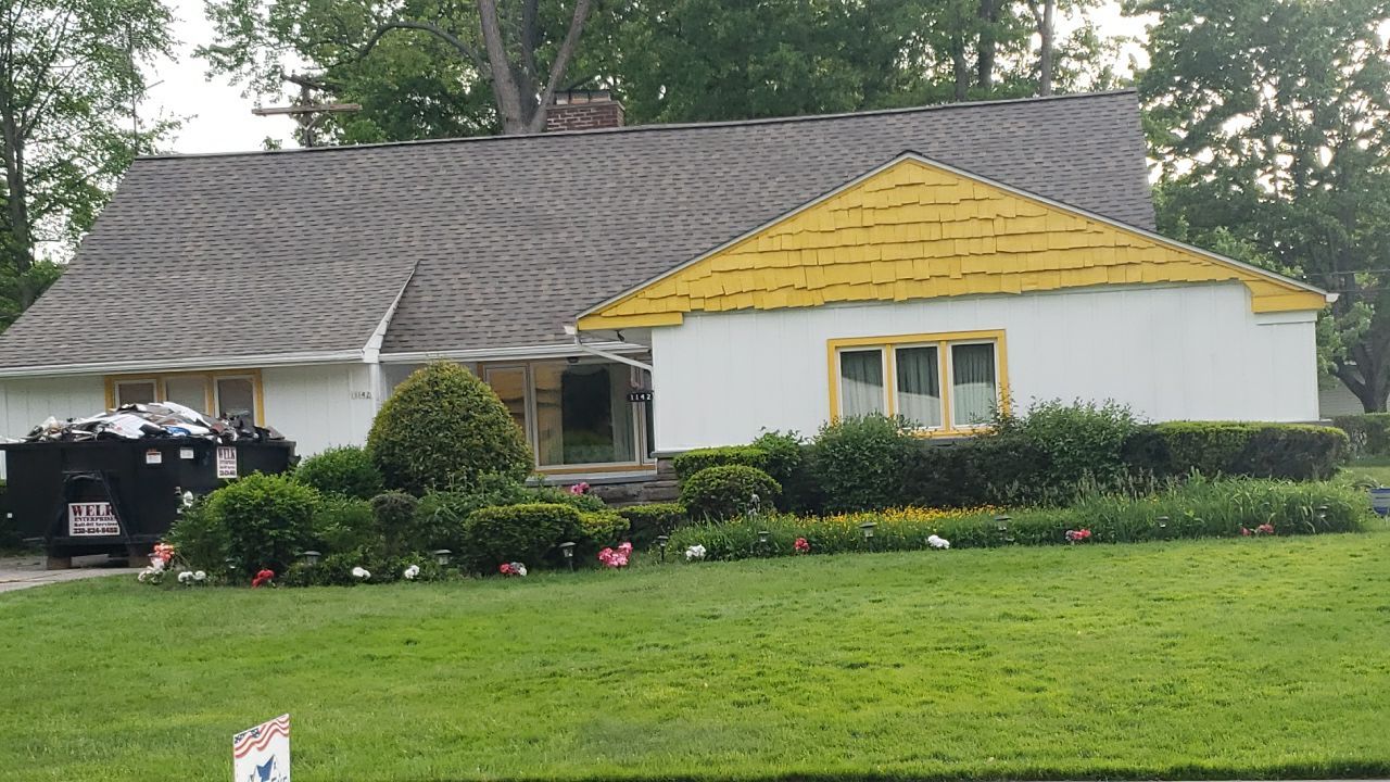 ATLAS PINNACLE COLOR: WEATHERED SHADOW DRIP EDGE: WHITE by Eagle Eye Roofing