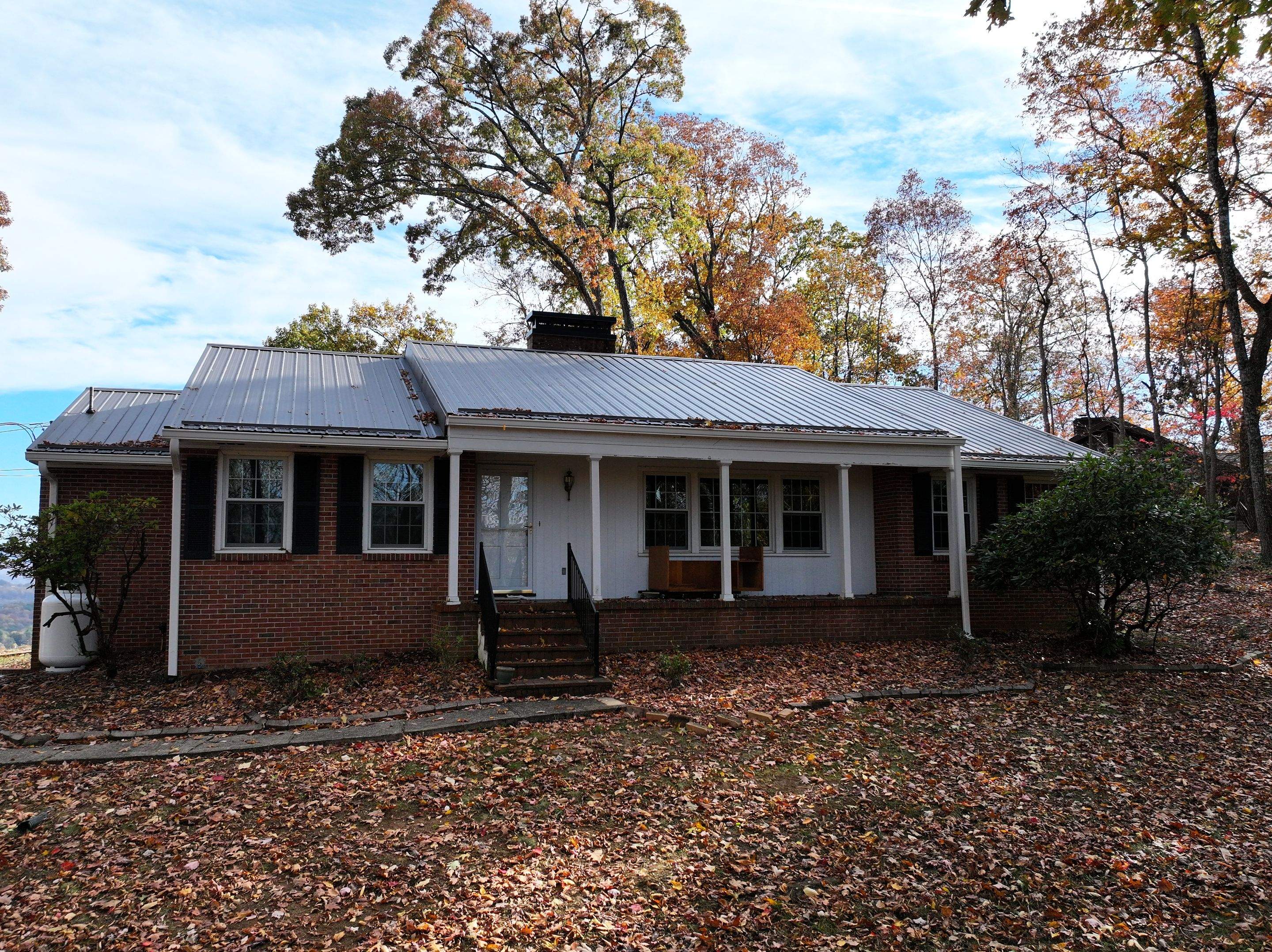 Jones Residence by Omnia Roofing