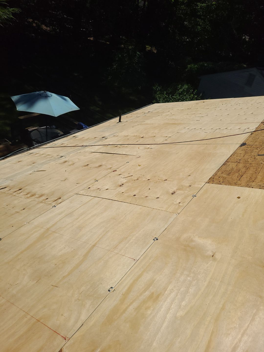 Burke: CertainTeed Landmark Designer Shingles in Moire Black by RM Banning, Inc.