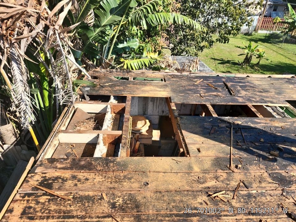 Flat Roof Repair in West Palm Beach – Professional, Efficient, and Leak-Free Solutions by Aastro Roofing