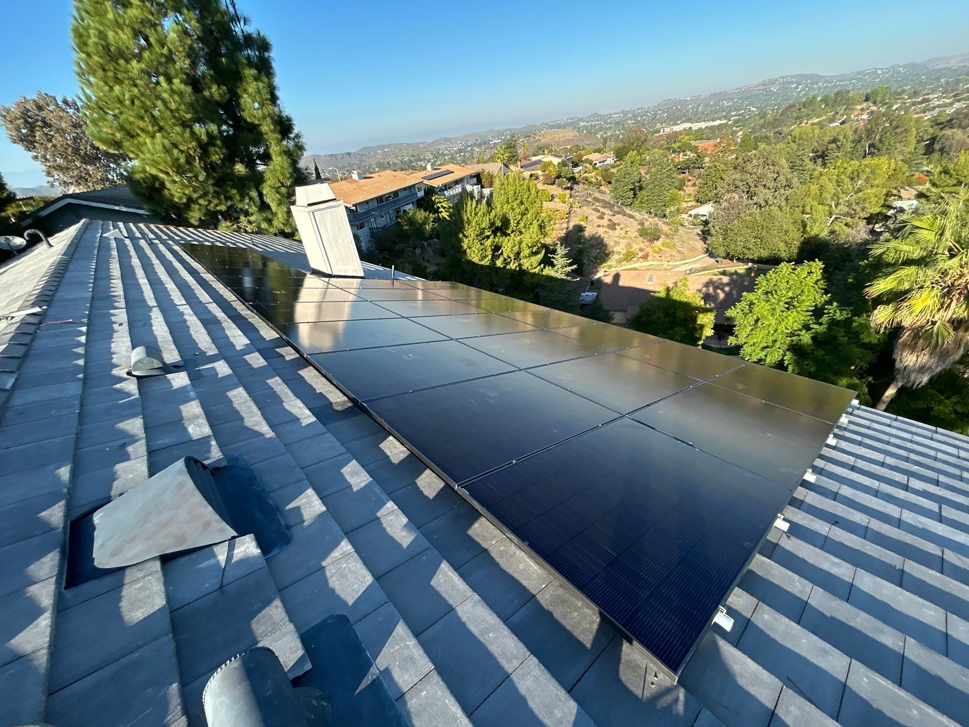 Thousand Oaks Residential Solar Array and Tesla Powerwall 3 Installation by AWS Solar