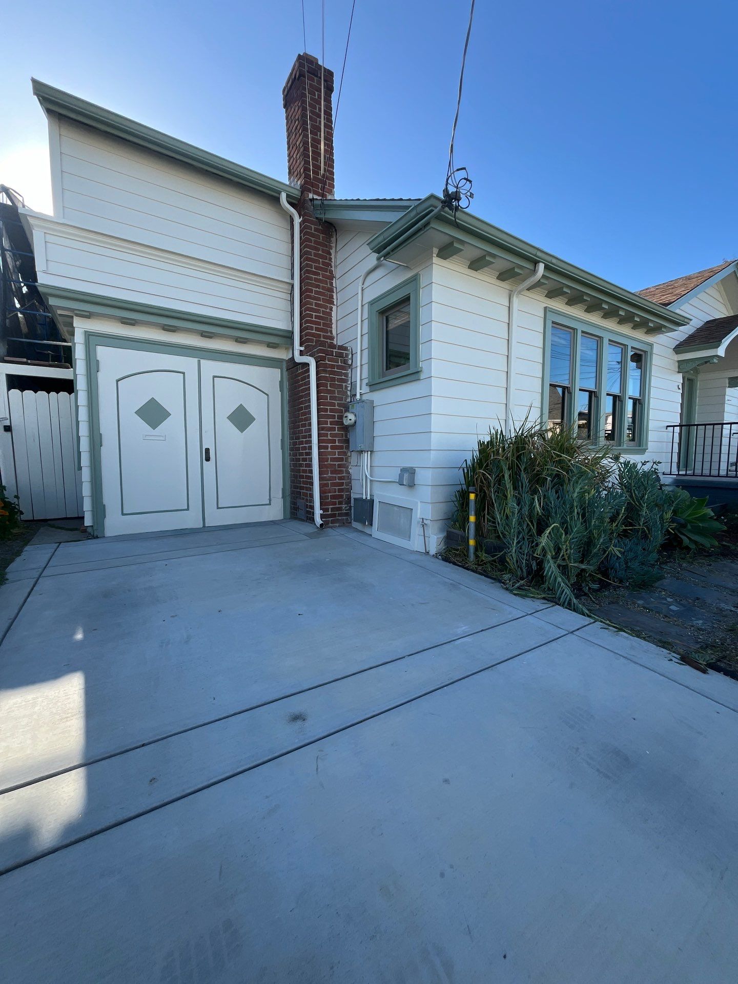 Project in Oakland by Herrera’s Bay Area Painting inc.