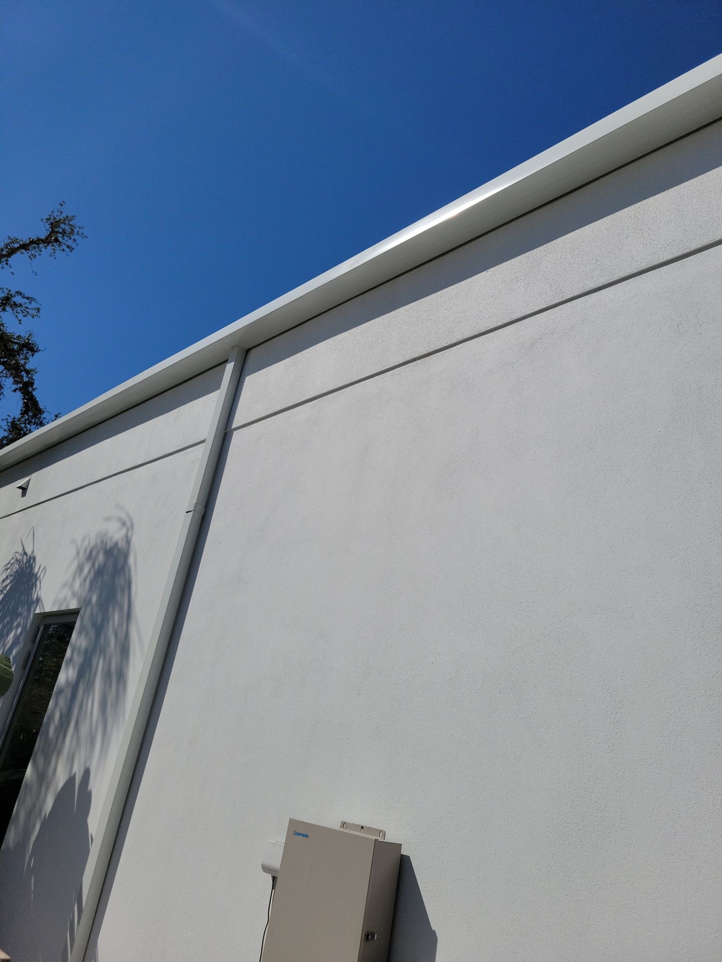 7 inch seamless gutters using smooth box gutters in Sarasota FL by Gutter Professors