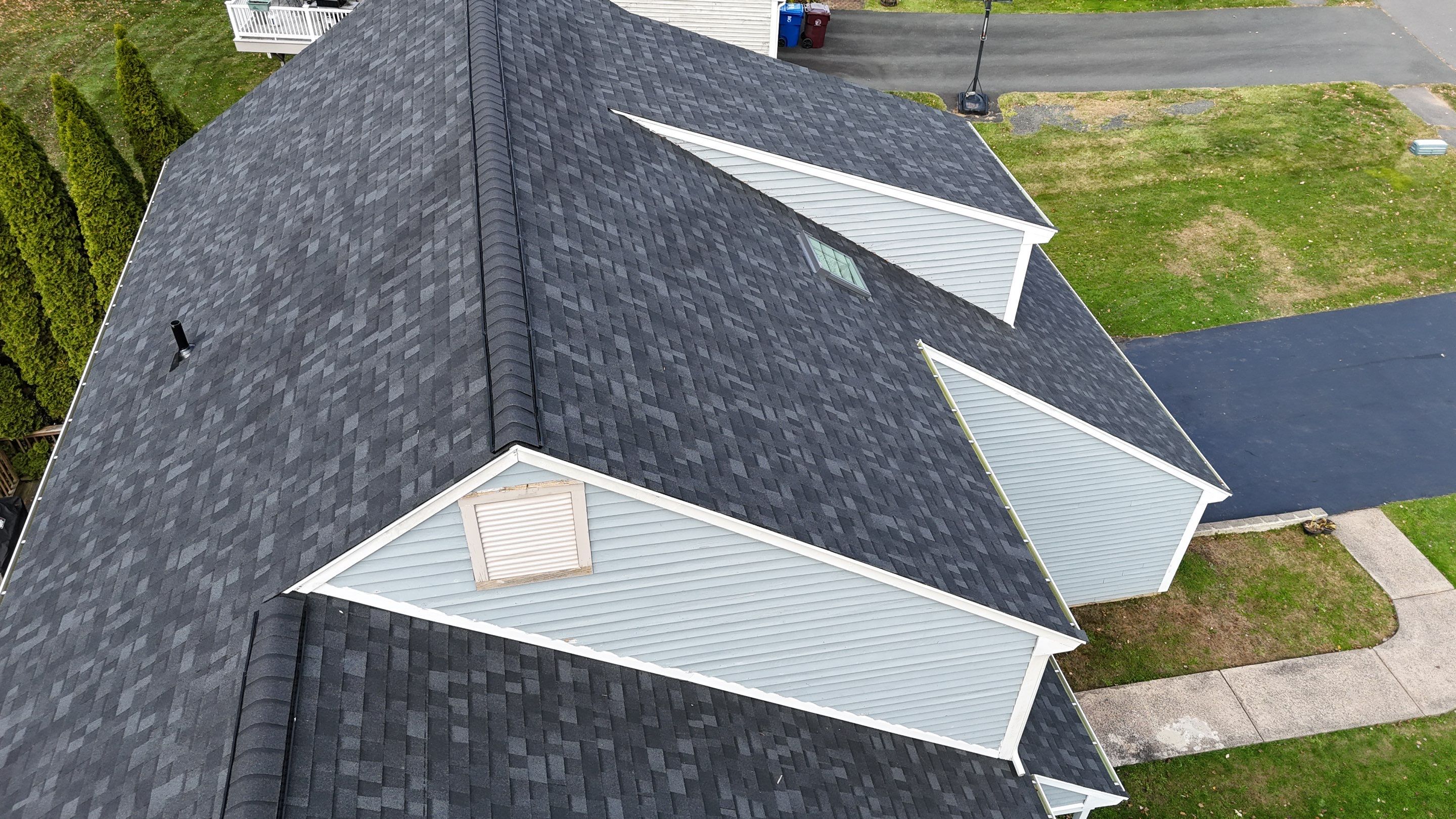 Owens Corning Duration: Onyx Black in Farmington, Connecticut by Golden Shield Roofing