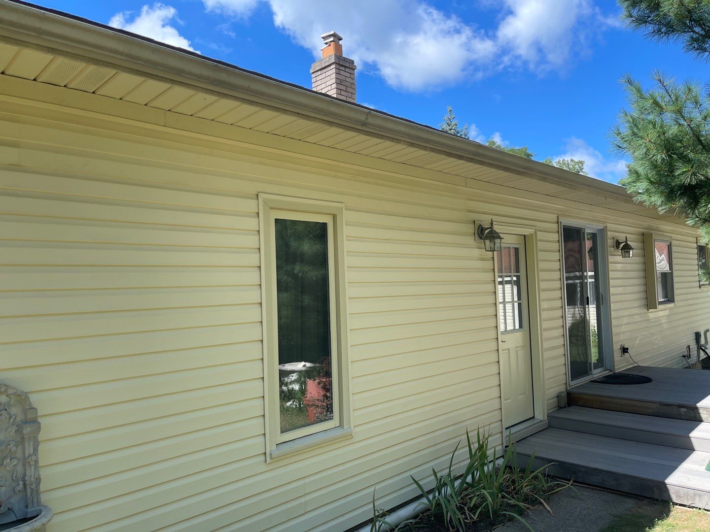 Siding Replacement using CertainTeed Restoration Classic D5 by 180 Contractors