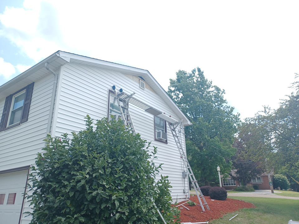 Akicka Gates by Silver Leaf Contracting 